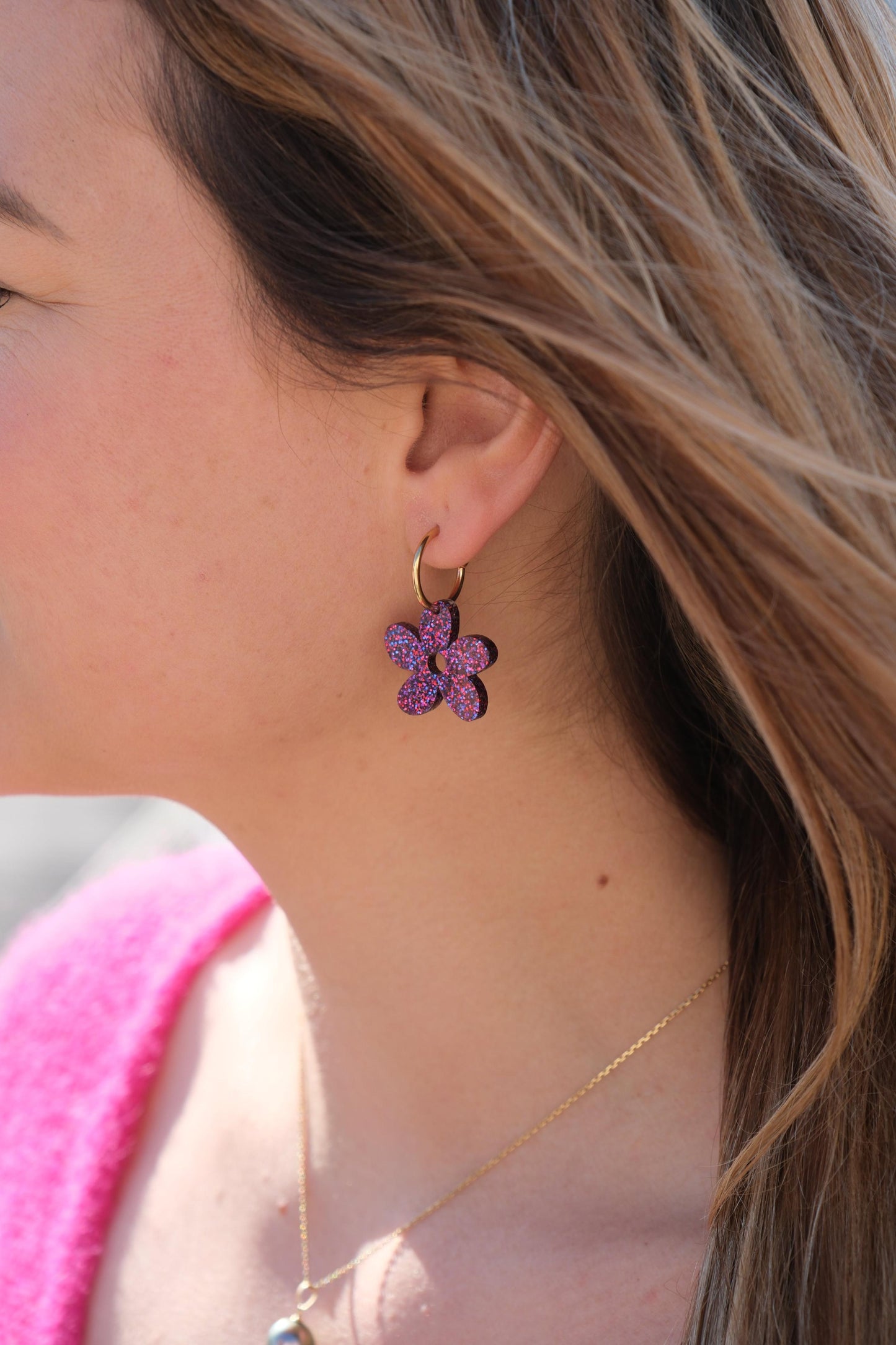 Boucles d'Oreilles Créoles Fleurs Pailletées