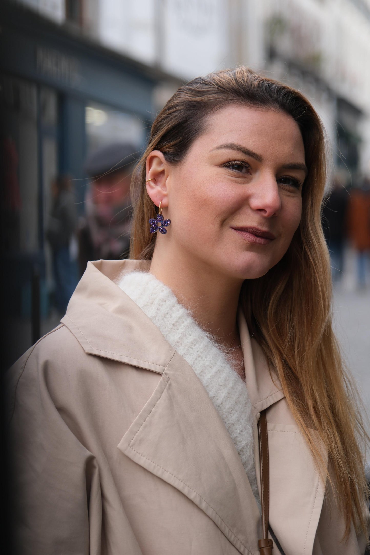 Boucles d'Oreilles Créoles Fleurs Pailletées