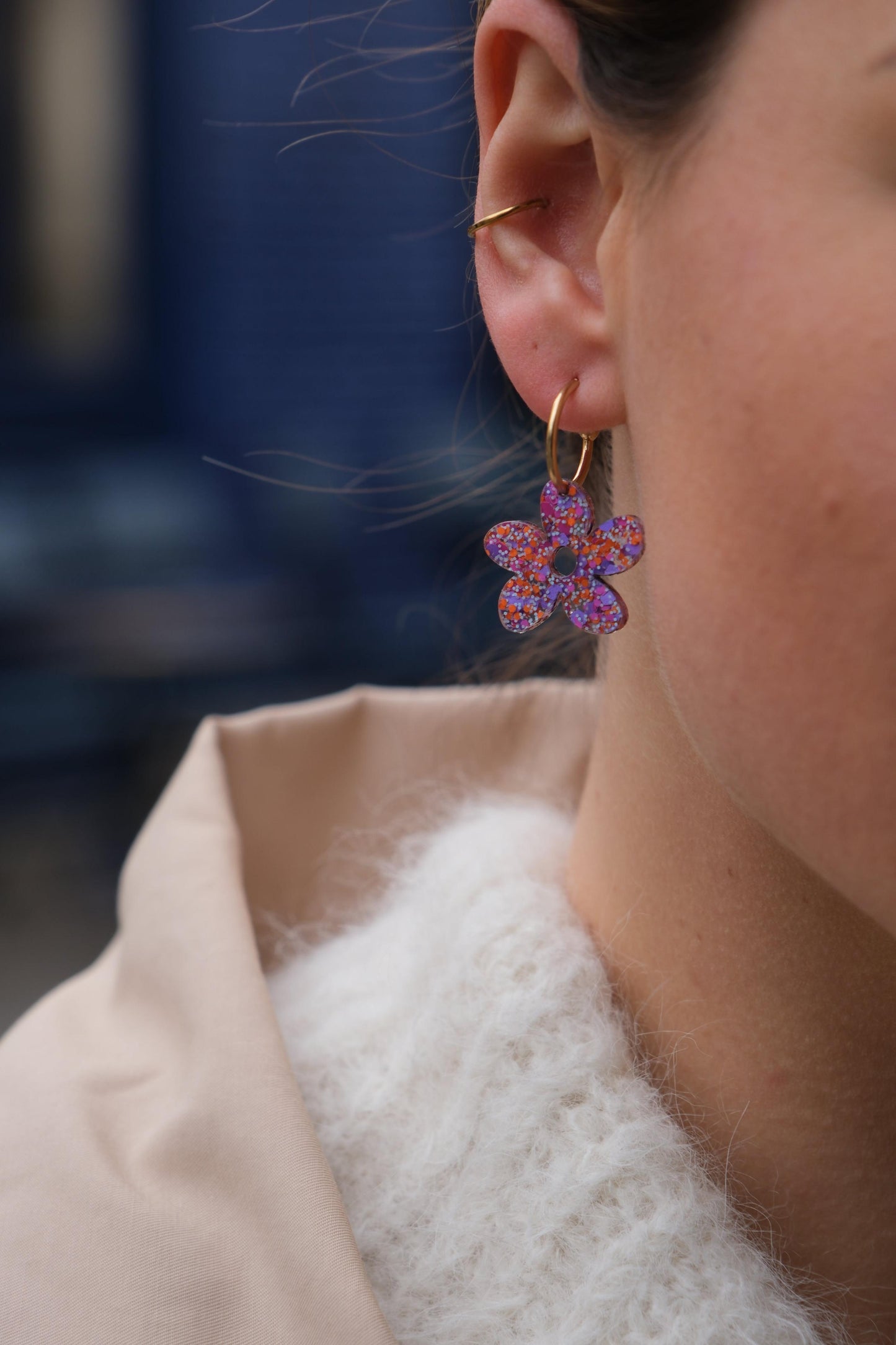 Boucles d'Oreilles Créoles Fleurs Pailletées