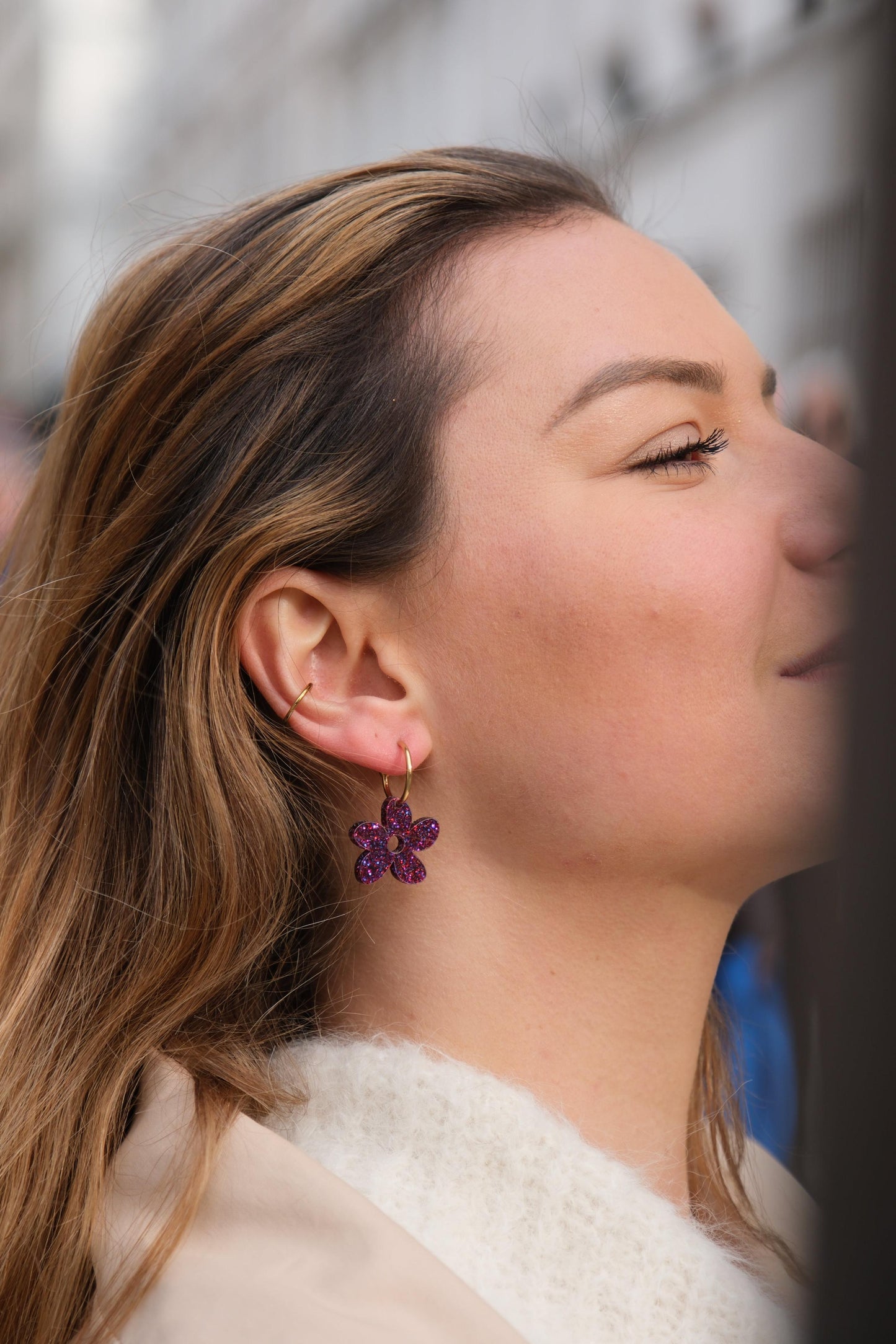 Boucles d'Oreilles Créoles Fleurs Pailletées